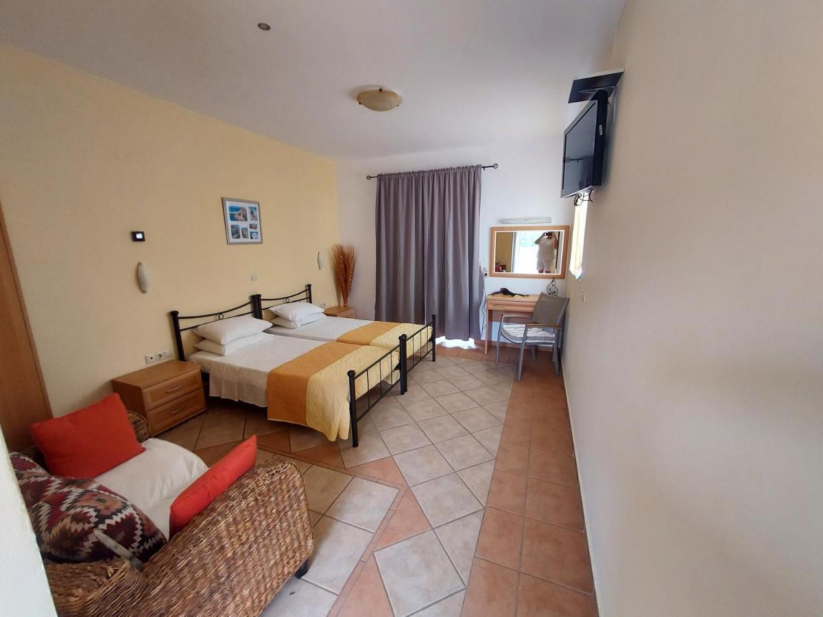 Courtyard Studios Pefki  Экстерьер фото
